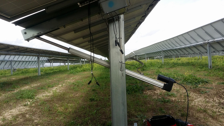 single axis solar tracker
